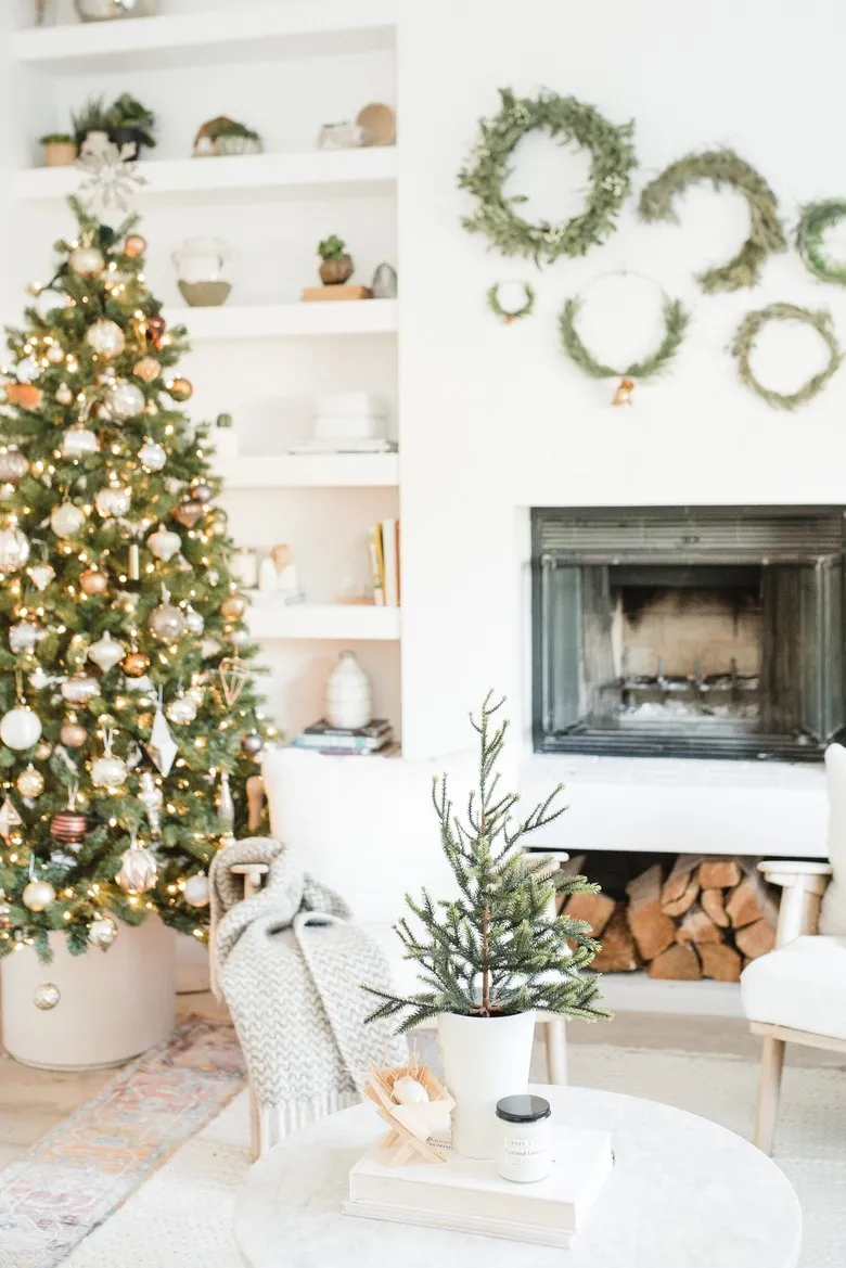 8 Modern Christmas Tree Ideas That Are Merry And Bright