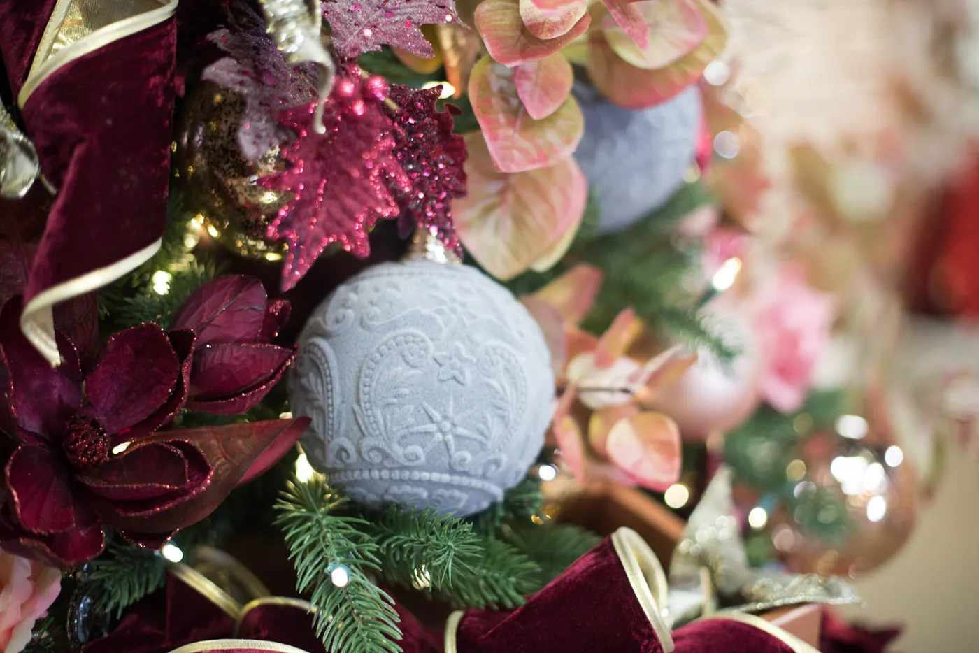 8 Tips To Elevate Your Professional Ornament Displays