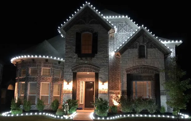 8 Ways to Decorate with C9 Christmas Lights - Decorator's Warehouse