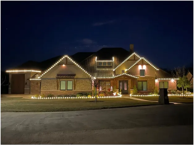 8 Ways to Decorate with C9 Christmas Lights - Decorator's Warehouse