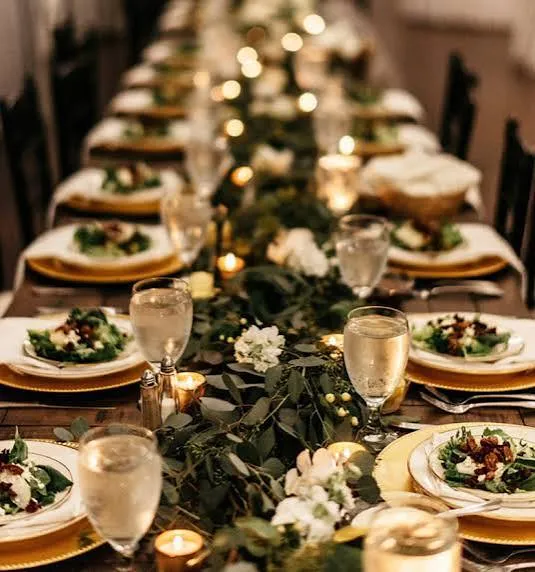 9 New Year's Eve Tablescapes We Love | ICONIC LIFE