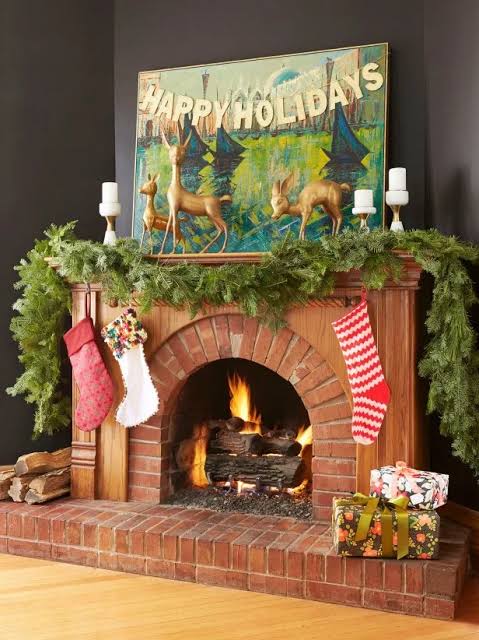 A Cozy Christmas House | HGTV