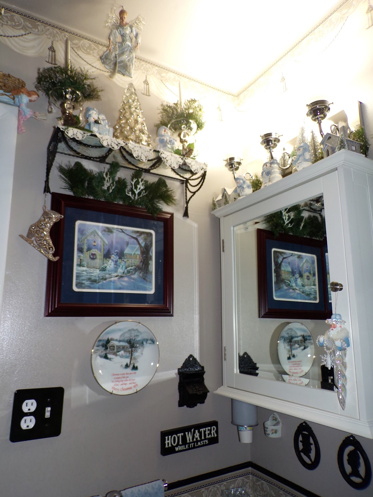 A DEBBIE-DABBLE CHRISTMAS: A Blue Christmas in the Powder Room, Christmas Home Tour, 2022