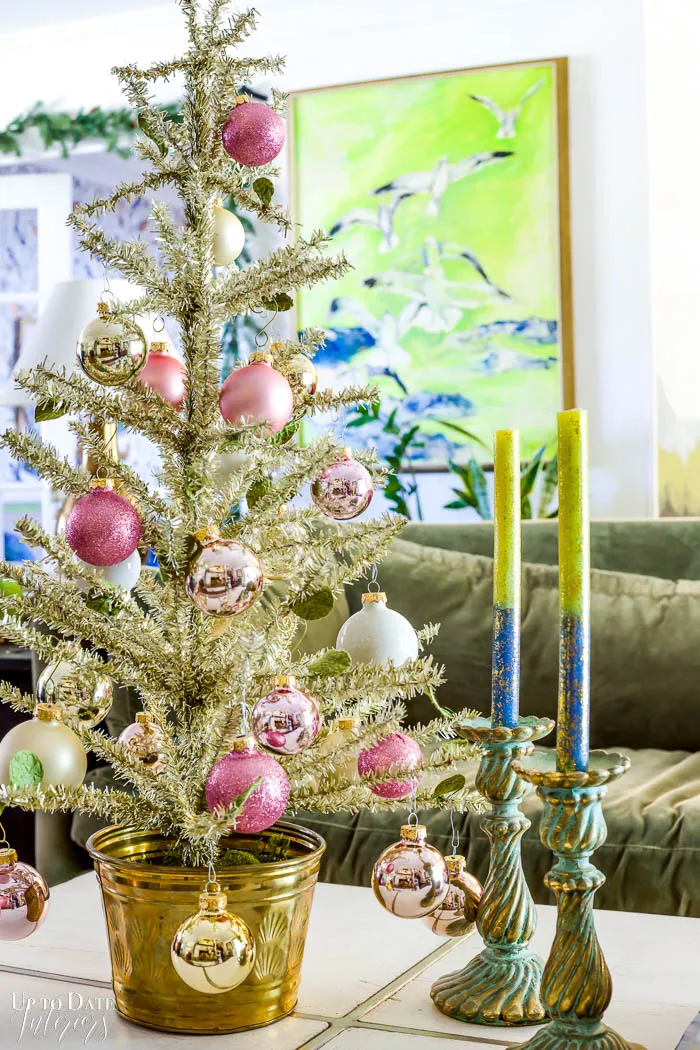 A Holiday Home Tour Featuring Beautiful Christmas Color Palette Ideas -