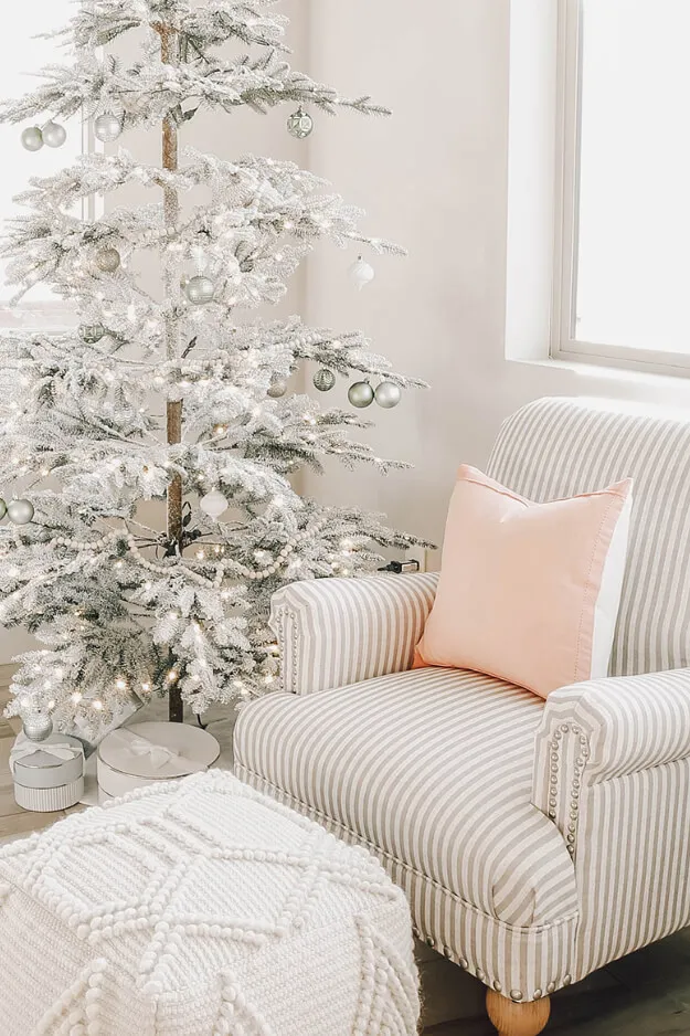 A Modern Cozy Scandinavian Style Christmas – in the Master Bedroom