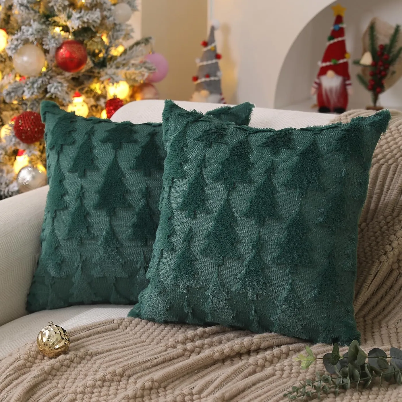 Amazon Holiday Decor Is Channeling Christmas in the 90s