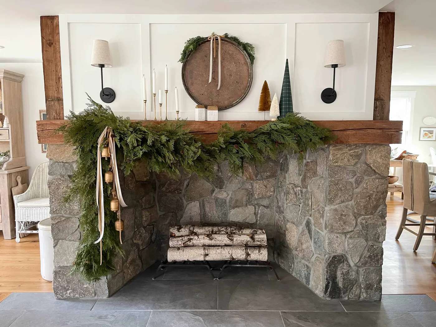 Asymmetrical Christmas Garland - Rooms For Rent blog