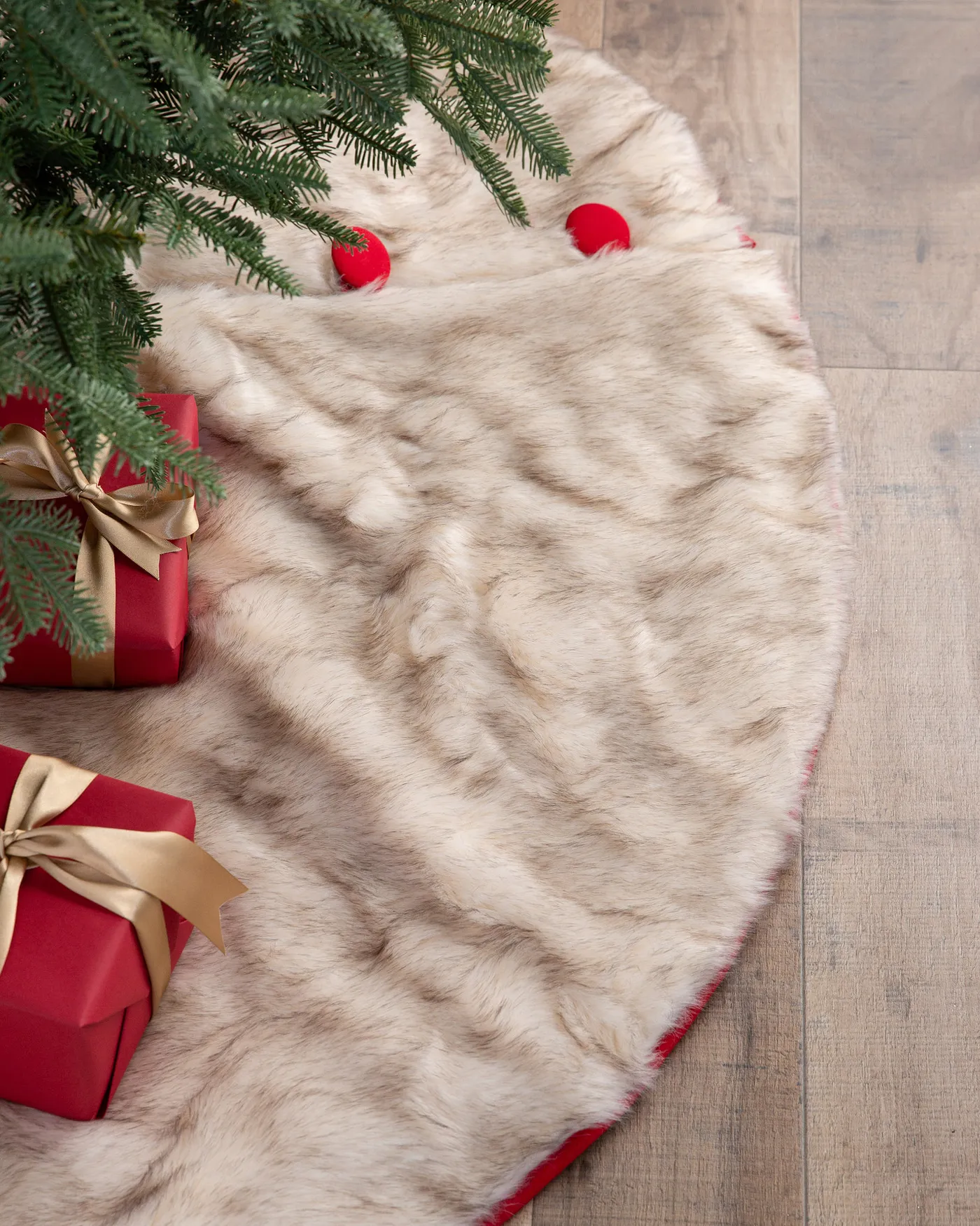 Balsam Hill - 2023 Holiday 1 - Arctic Holiday Faux Fur Tree Skirt