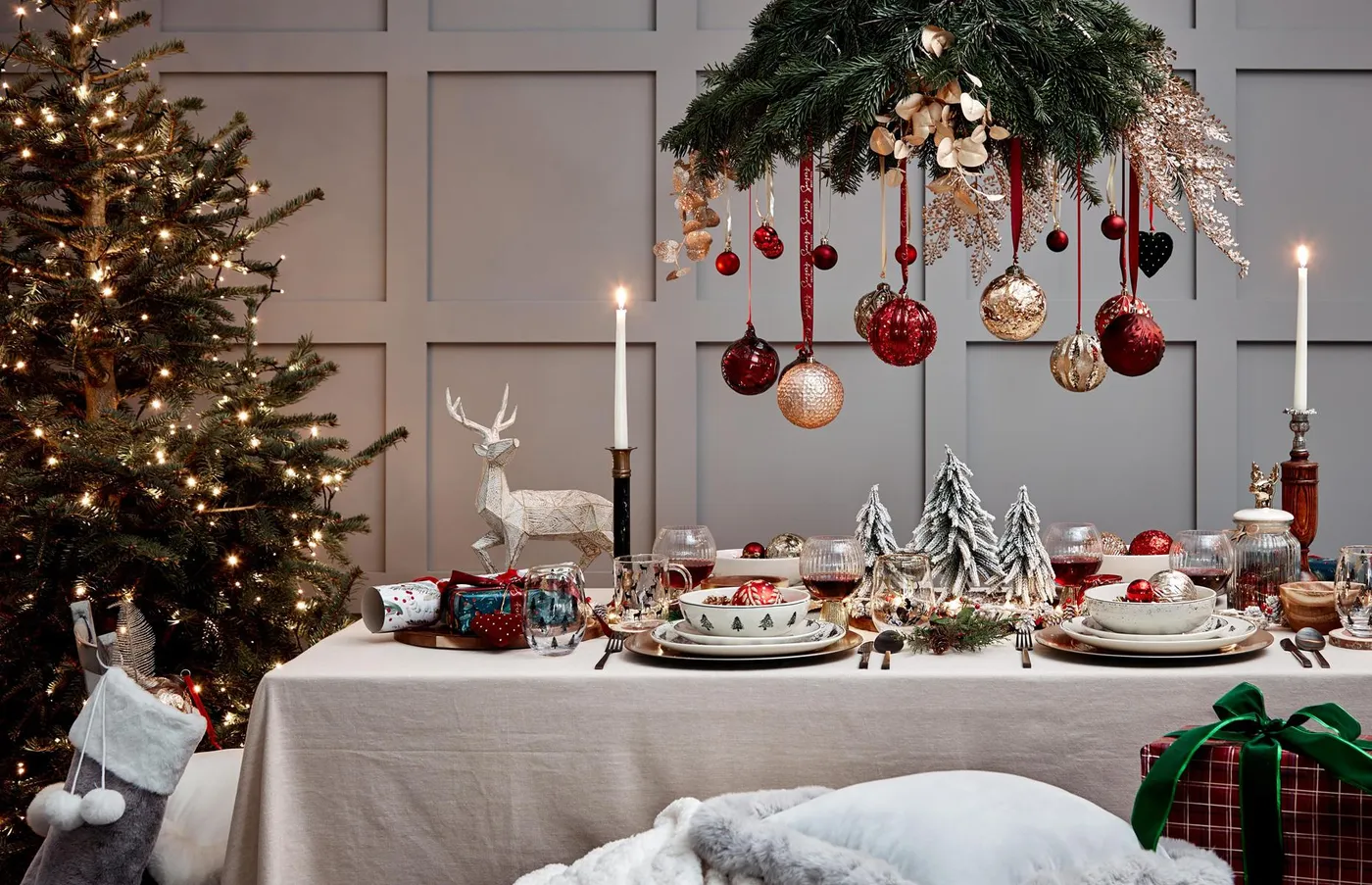 Beautiful Christmas table decorating ideas | loveproperty.com