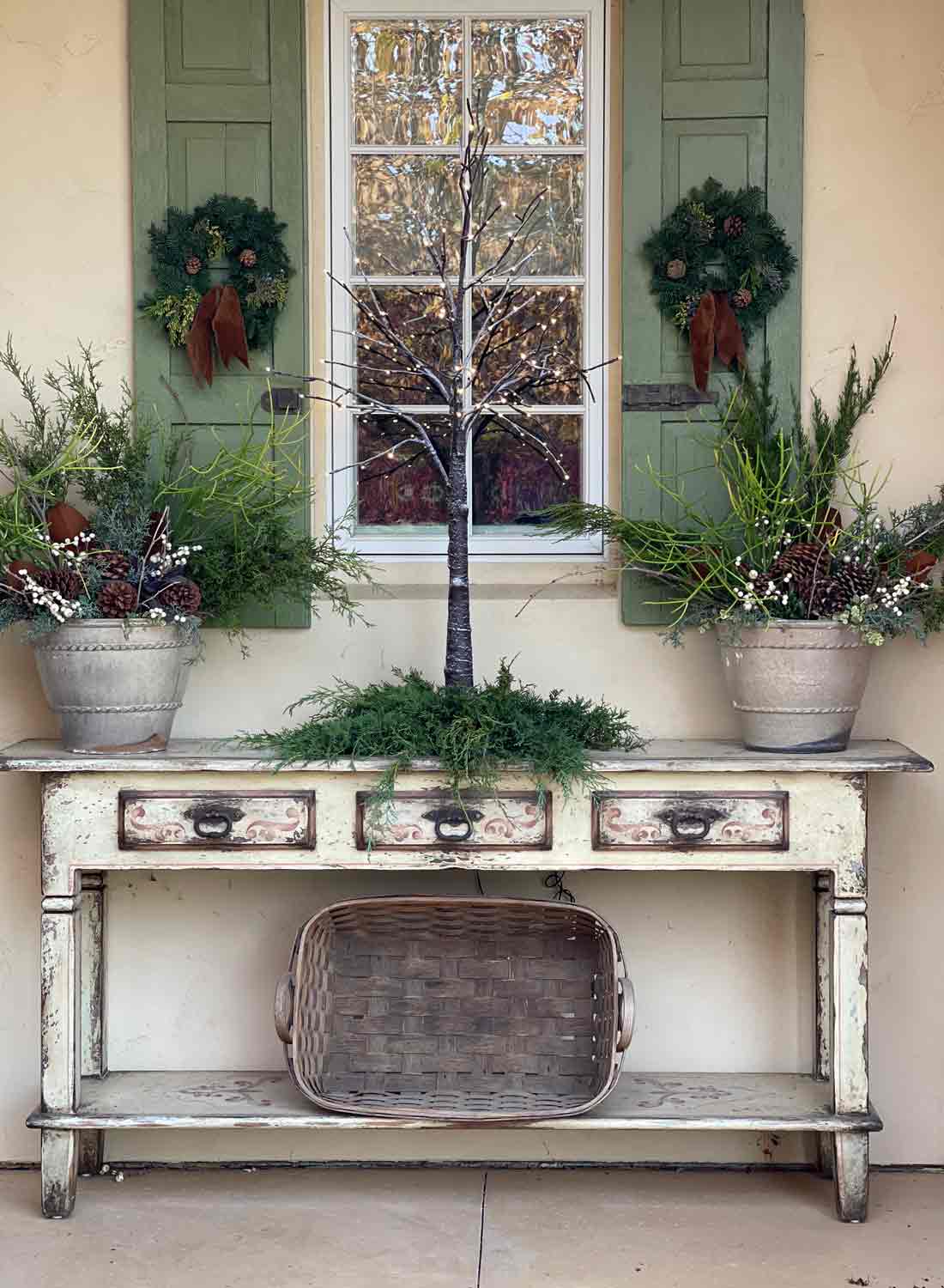 Beautiful Natural Outdoor Christmas Decorations - Cindy Hattersley Design