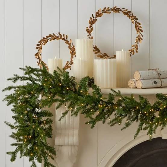 Best Minimalist Christmas Decor 2026 | HGTV