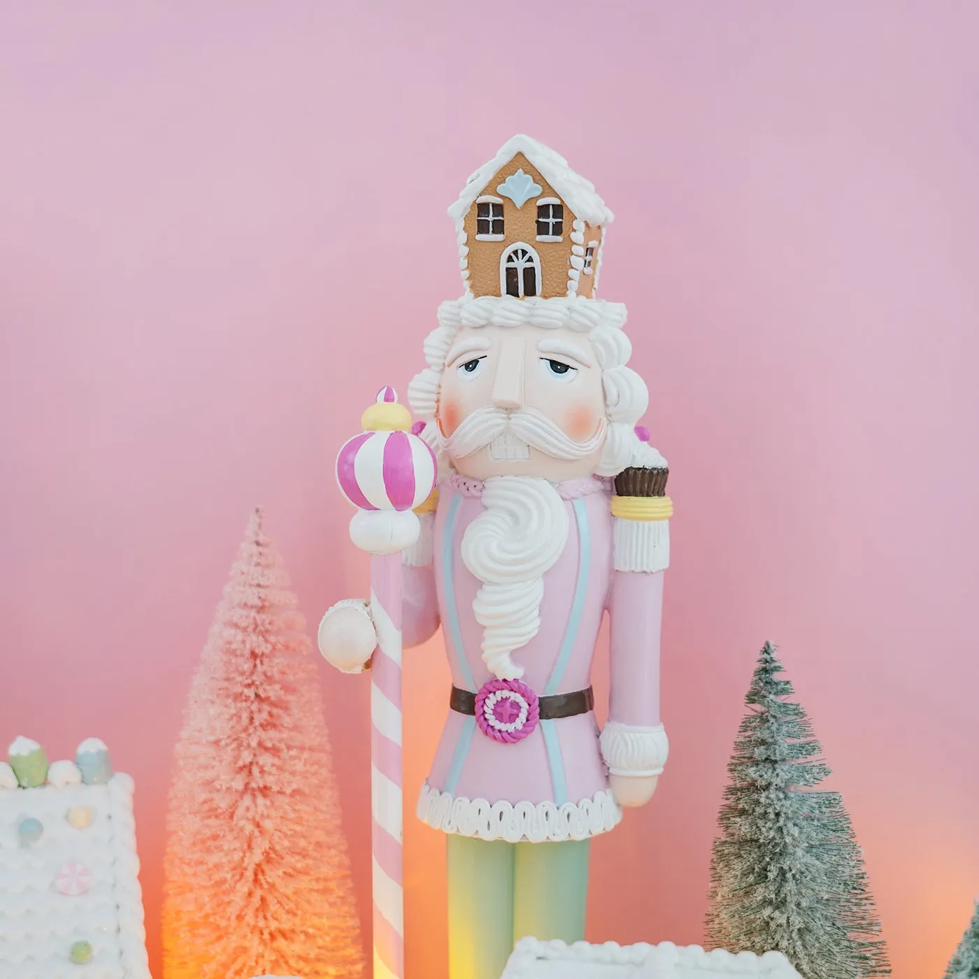 Big pastel-colored nutcracker 45 cm | It's all about Christmas