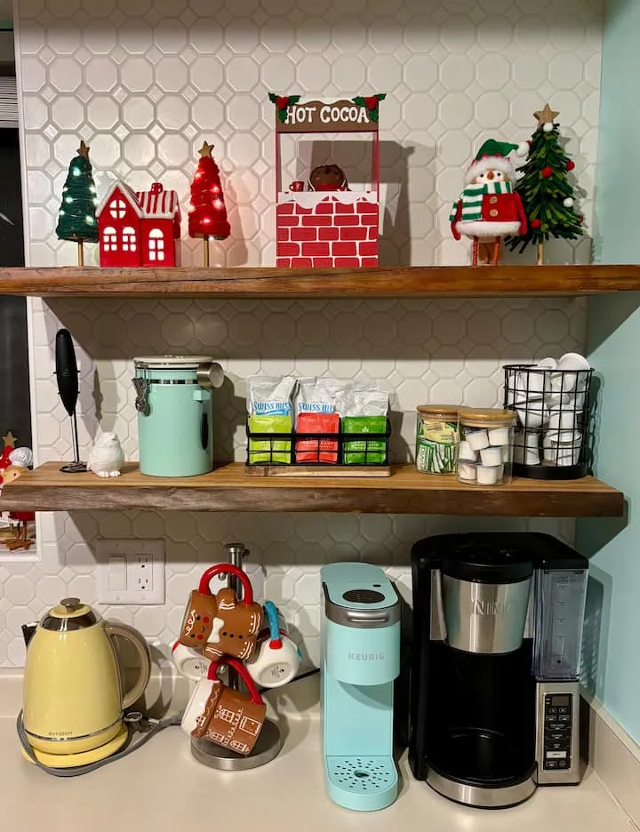 BiRDHOUSE! 3 Kings + Bunk • Game Room • Hot Tub - Houses for Rent in  Galena, Illinois, United States - Airbnb
