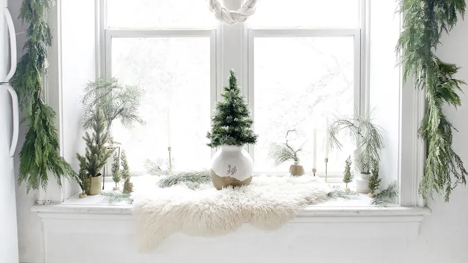 Boost Your Christmas Curb Appeal with These DIY Window Decorations