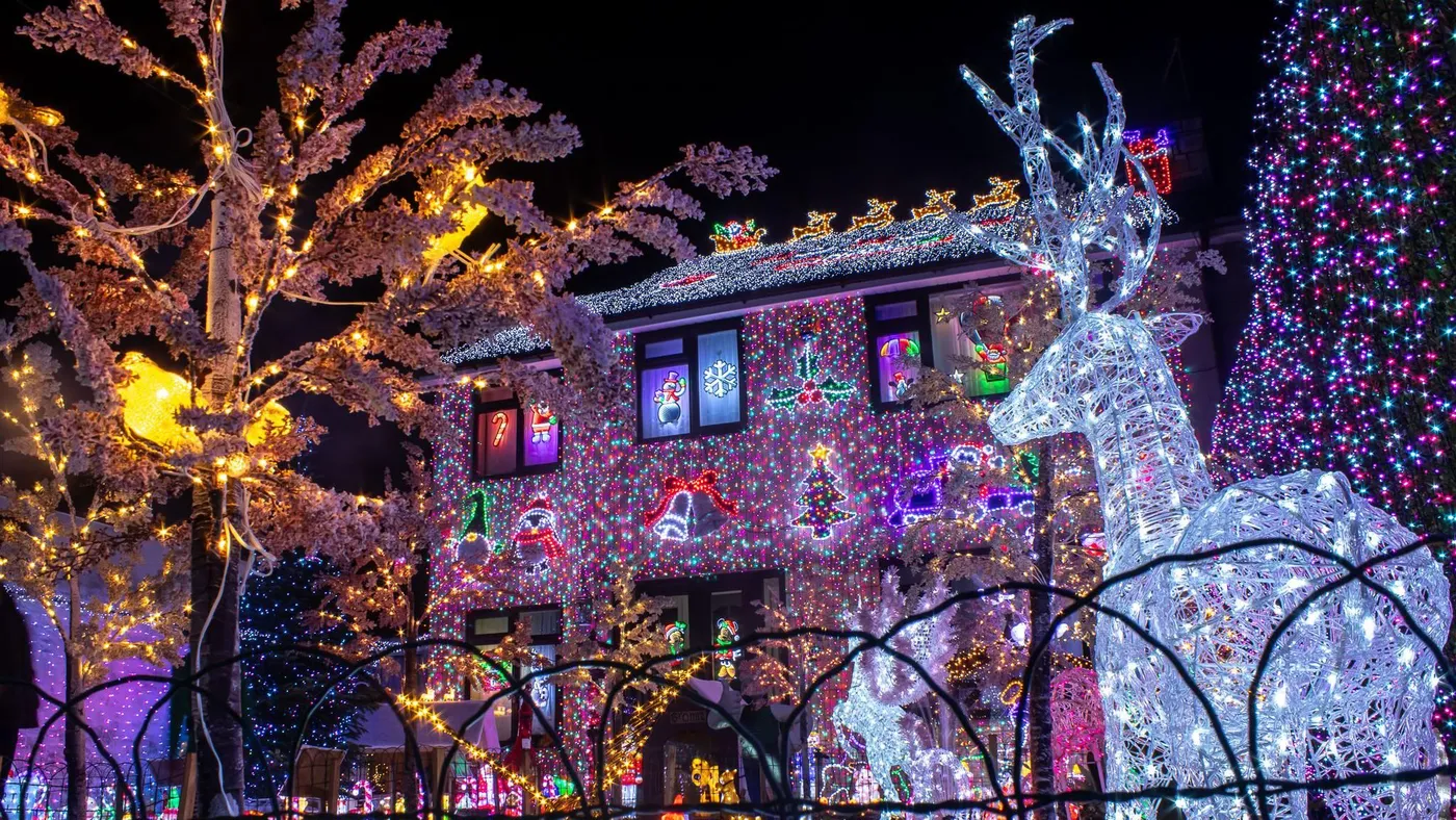 Bristol Christmas Wonderland light switch on to commence - BBC News