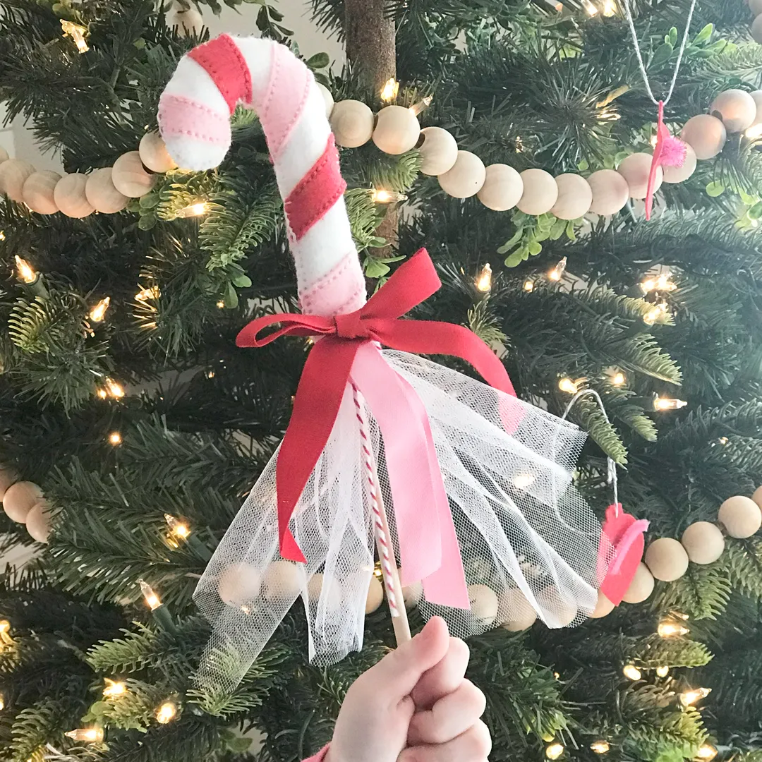 carly tee: spellbinders felt candy cane die set