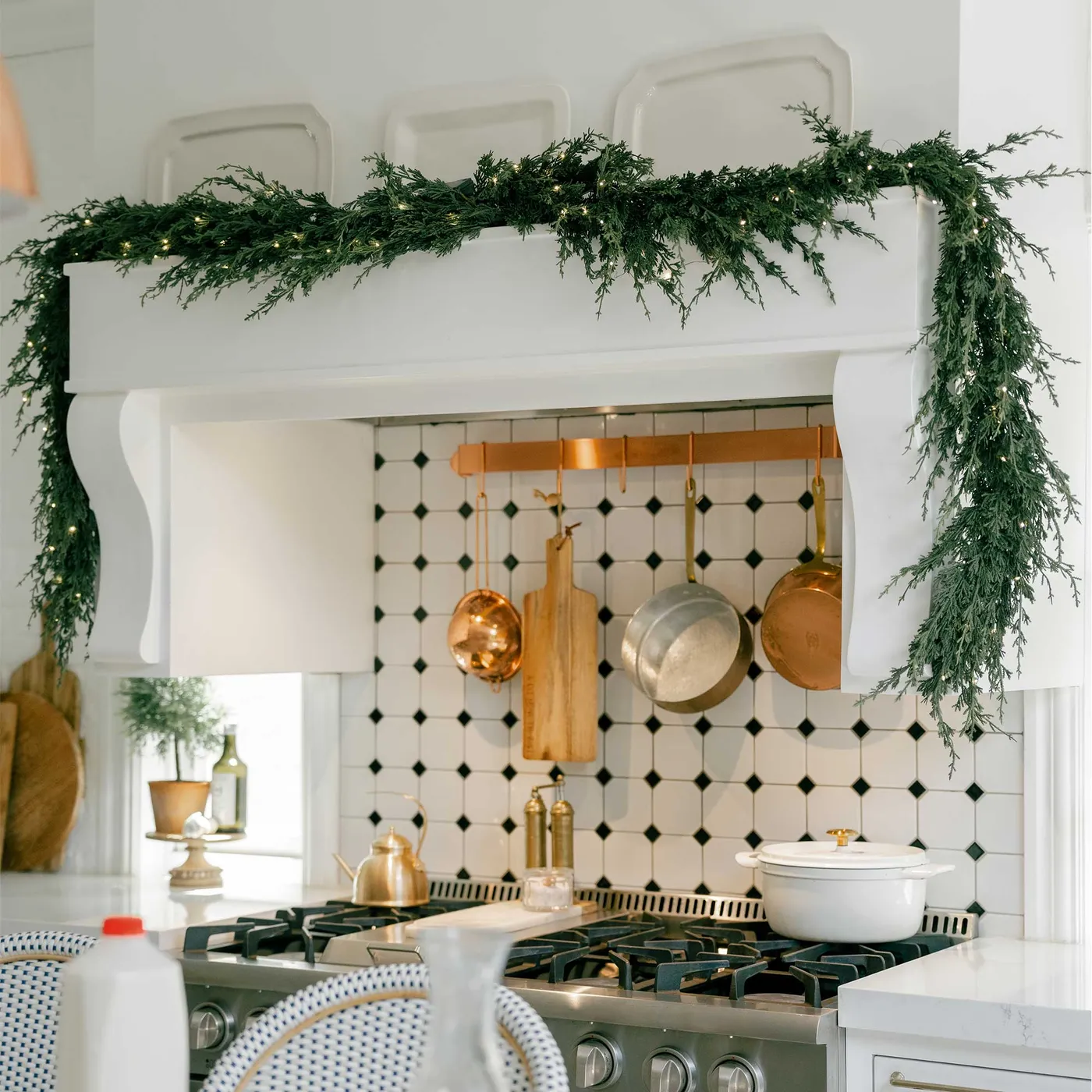 Cedar Pre-Lit LED Garland 5-Foot