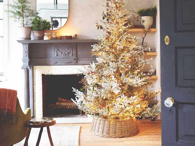 Chinoiserie Chic: Christmas Tree Collars