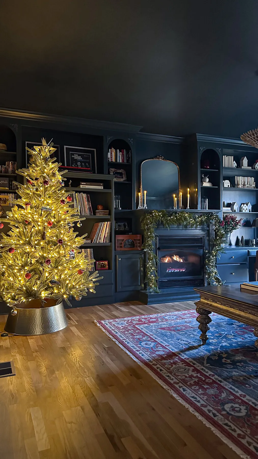 Christmas Decor Around My House 2023 - allisonskiff.com