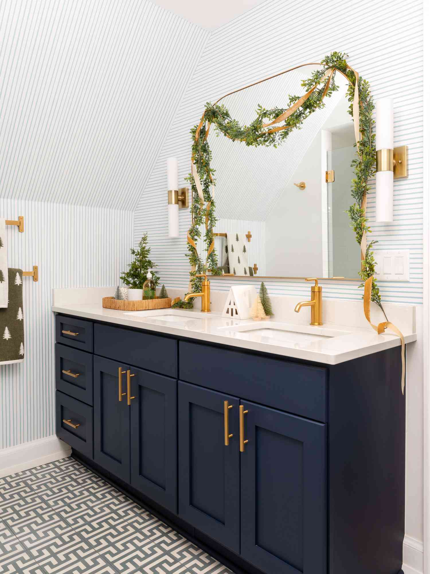 Christmas Decoration Ideas Designers Swear By