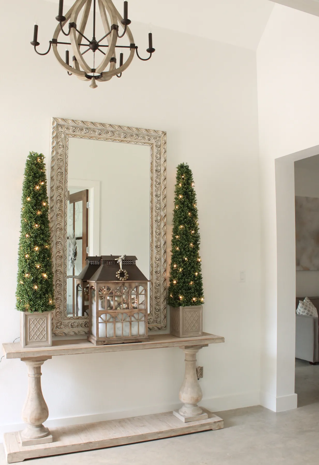 Christmas Entry Decor - Organize.Clean.Decorate.