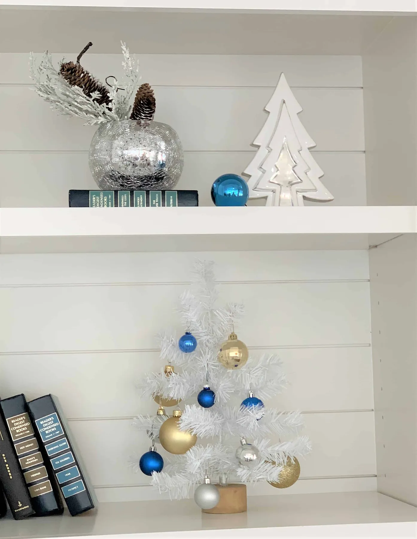 Christmas Home Tour 2021: Blue, White & Copper - thetarnishedjewelblog