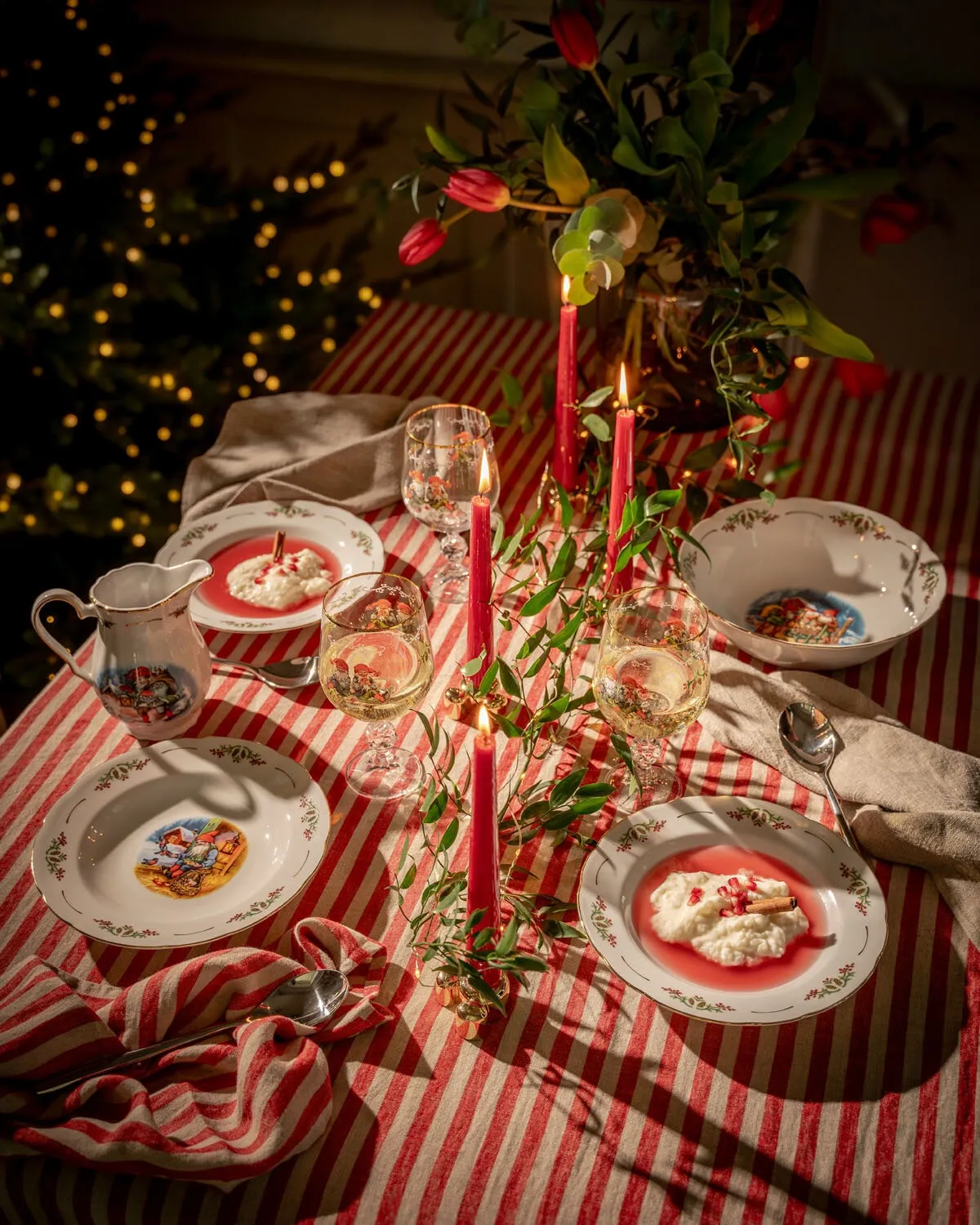 Christmas table setting and serving | Fyrklövern