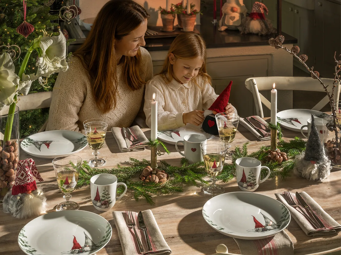 Christmas table setting and serving | Fyrklövern