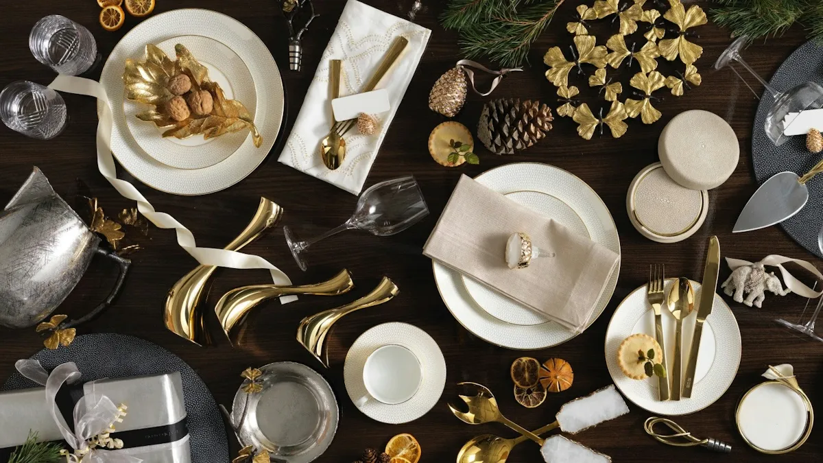 Christmas Table Setting Ideas | Xmas Table Ideas | LuxDeco