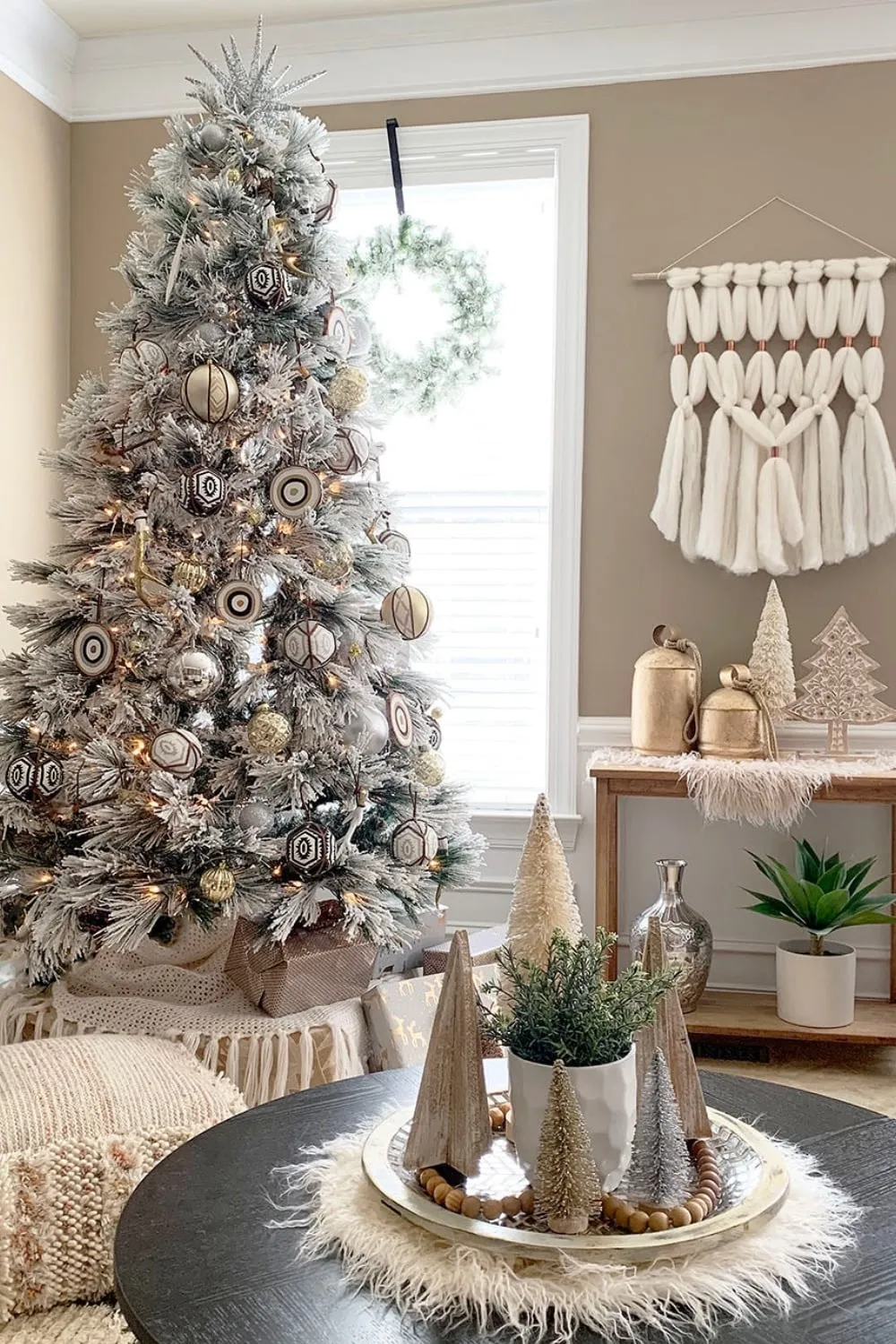 Christmas Tree |