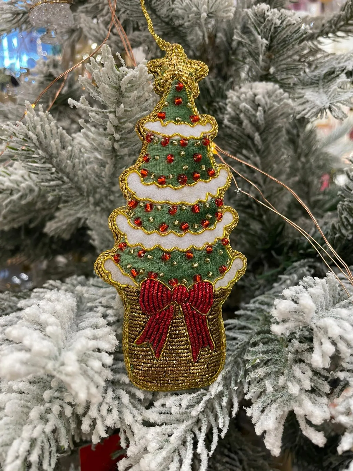 Christmas Tree Decoration: Velvet Beaded Tree Bow - Green & Gold