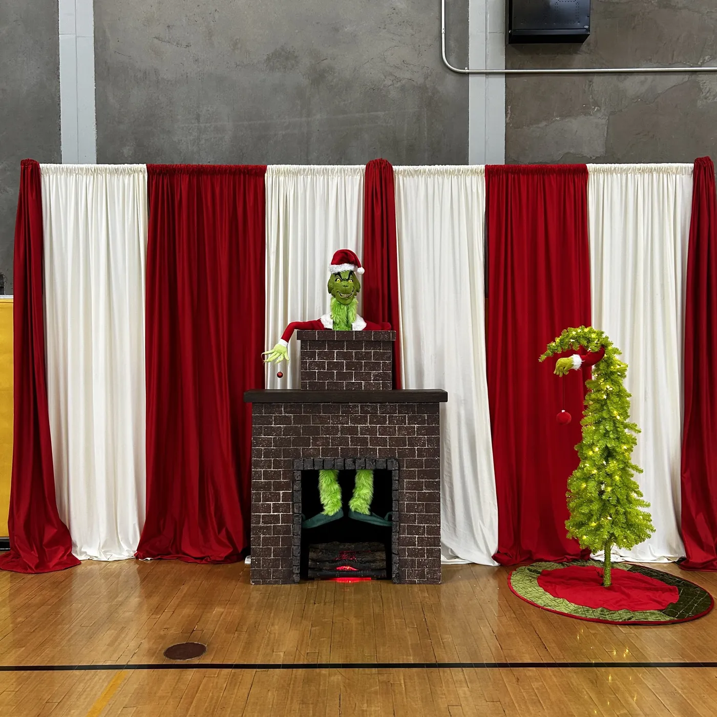 Christmas Tree – Grinch | Make a Scene