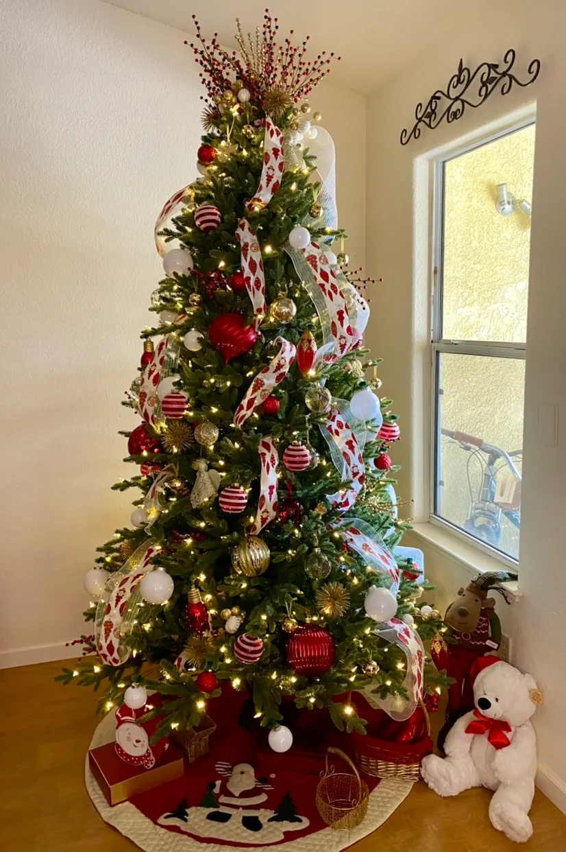 Christmas Tree Inspiration Created by YOU! - Decorator's Warehouse