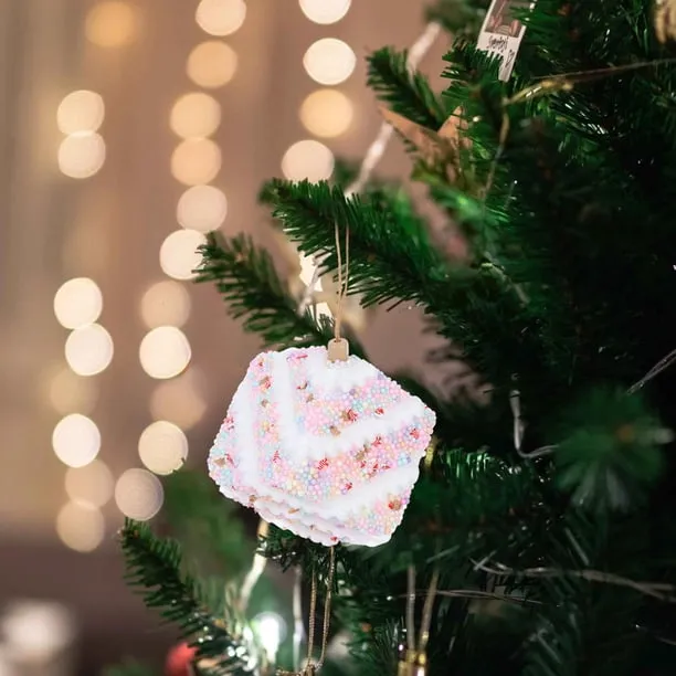 Christmas Tree Ornaments Decorations, Foam Pastel 2 Pcs Glitter Small Gift  Box Shape Christmas Ornaments for Christmas Tree Hanging Pendants Xmas Tree  Decoration - Walmart.ca