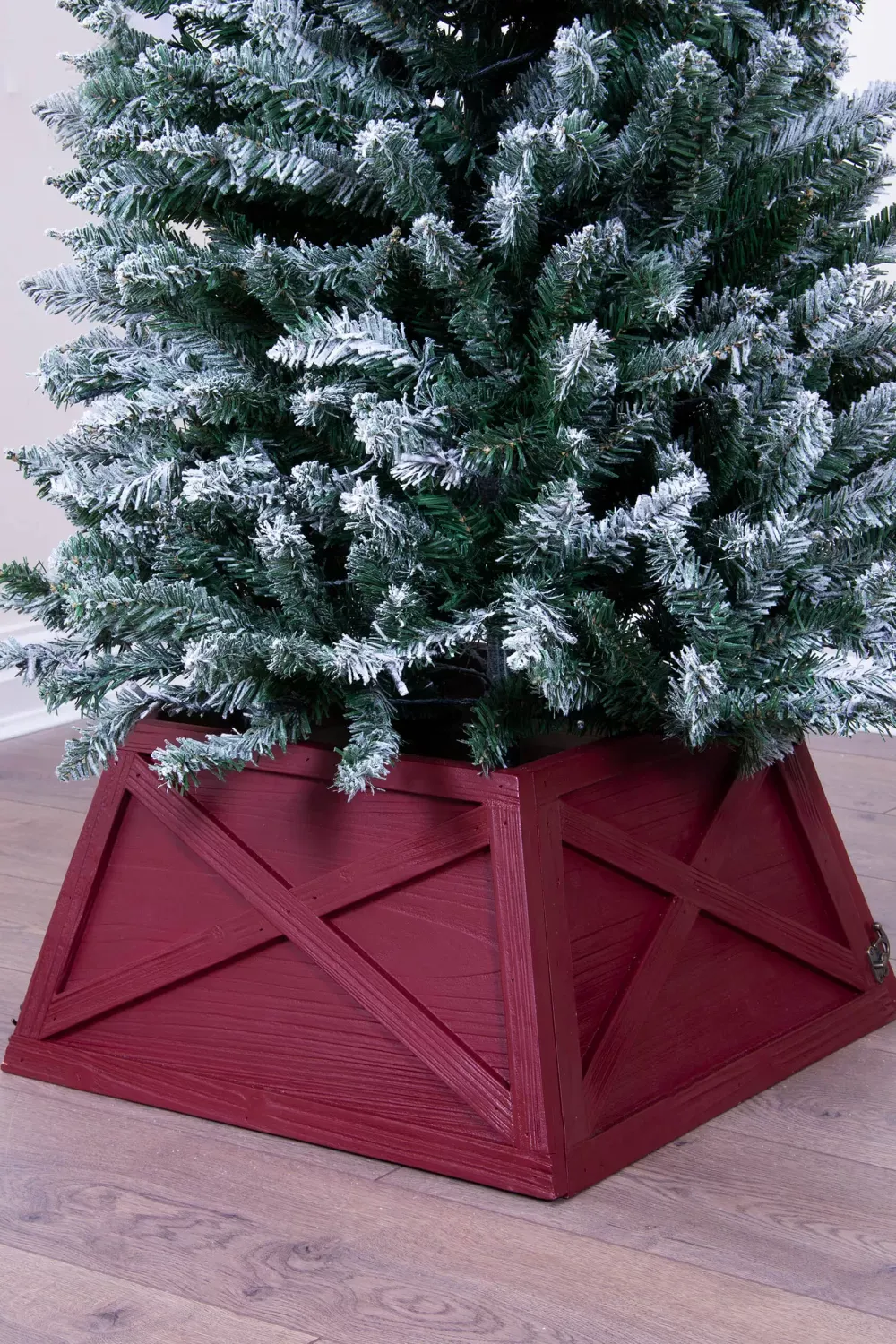 Christmas Tree World Wine Red Wooden Tree Skirt (For 4ft-6ft Trees - Tight  Fit)< Tree Skirts & Surrounds | Christmas Tree Skirts | With Christmas Tree