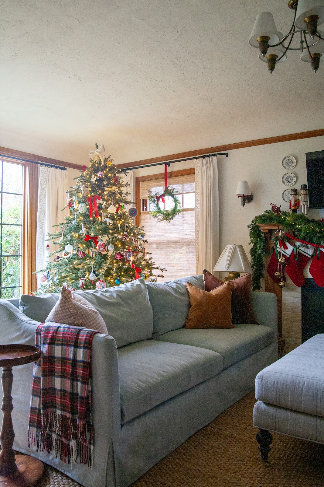 Classic Christmas decor around the house / Create / Enjoy
