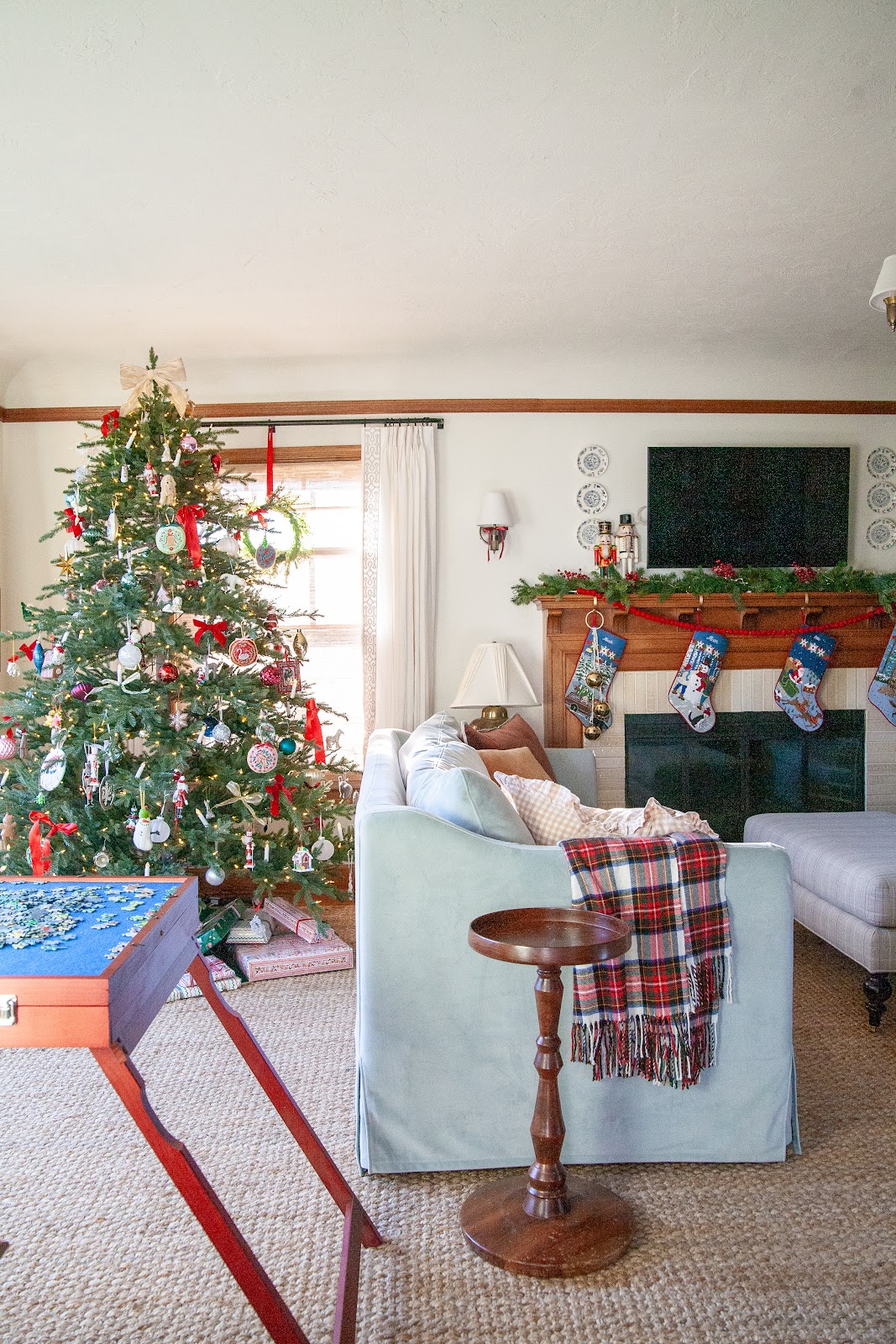 Classic Christmas decor around the house / Create / Enjoy