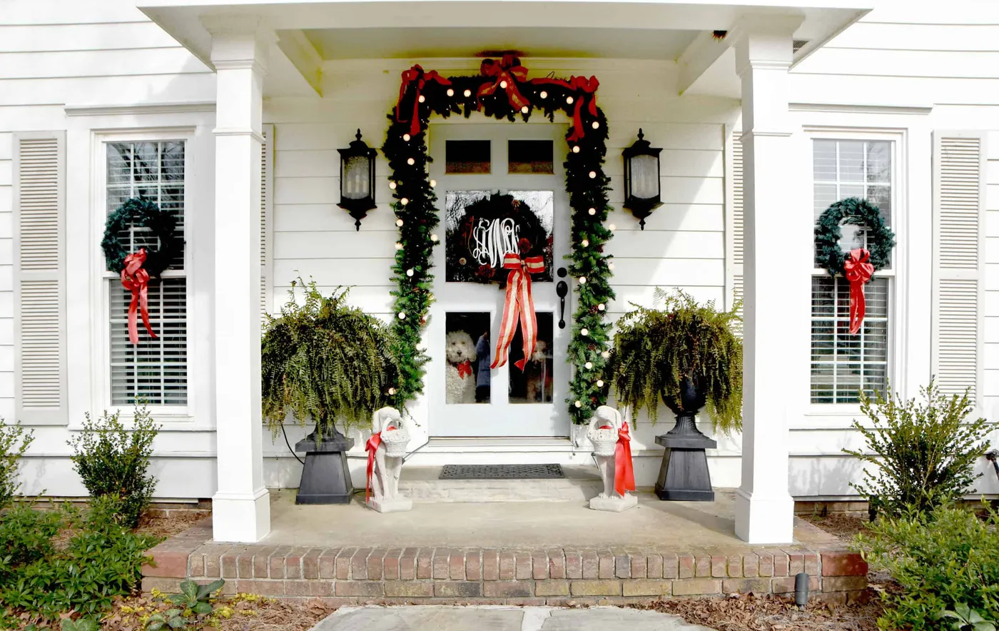 Classic Christmas Home Tour 2024 {Exterior & Entry} – Dixie Delights