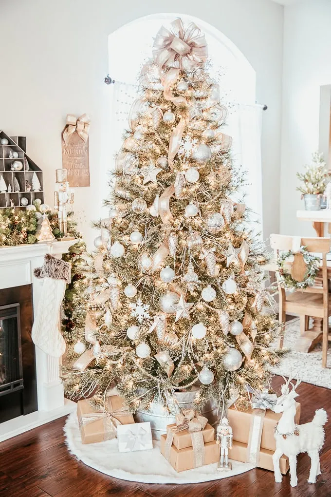 Classic Christmas Tree Decorations Story - A Blissful Nest