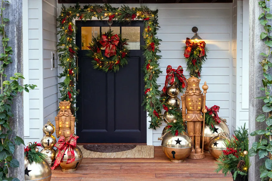 Colorado Red Berry Wreath with Lights 70cm | Pre-Lit Christmas Wreath