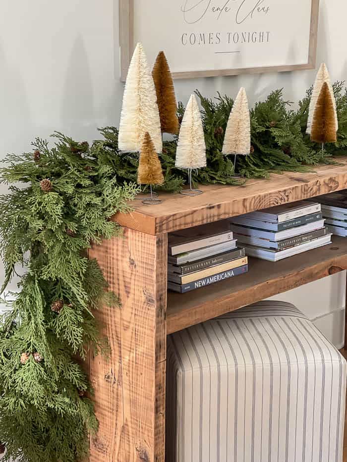 Console Table Holiday Mantel - Rooms For Rent blog