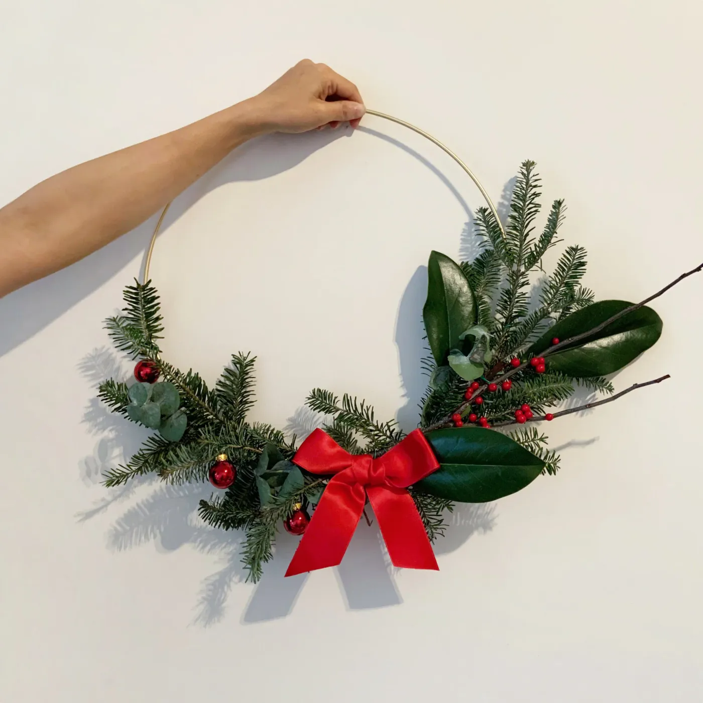 Contemporary Holiday Wreath :: You + Nah :: DIY Crafts Design