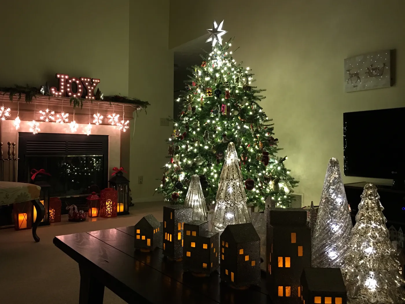 Cozy and Bright Christmas Décor – Gnome Decor