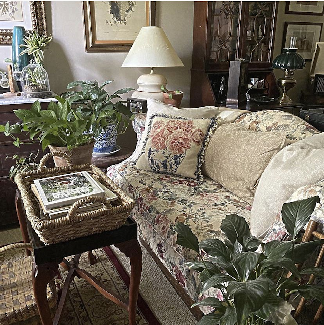 COZY TRADITIONAL HOME DECOR | Simple and Serene Living