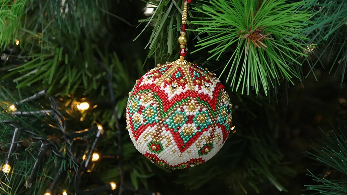 Crochet Baubles And Beads Christmas Bauble In Seed