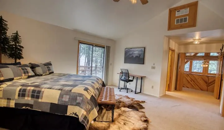 Cute and Cozy Christmas Tree Cabin in Pinetop - Cabins for Rent in Pinetop  Country Club, Arizona, United States - Airbnb