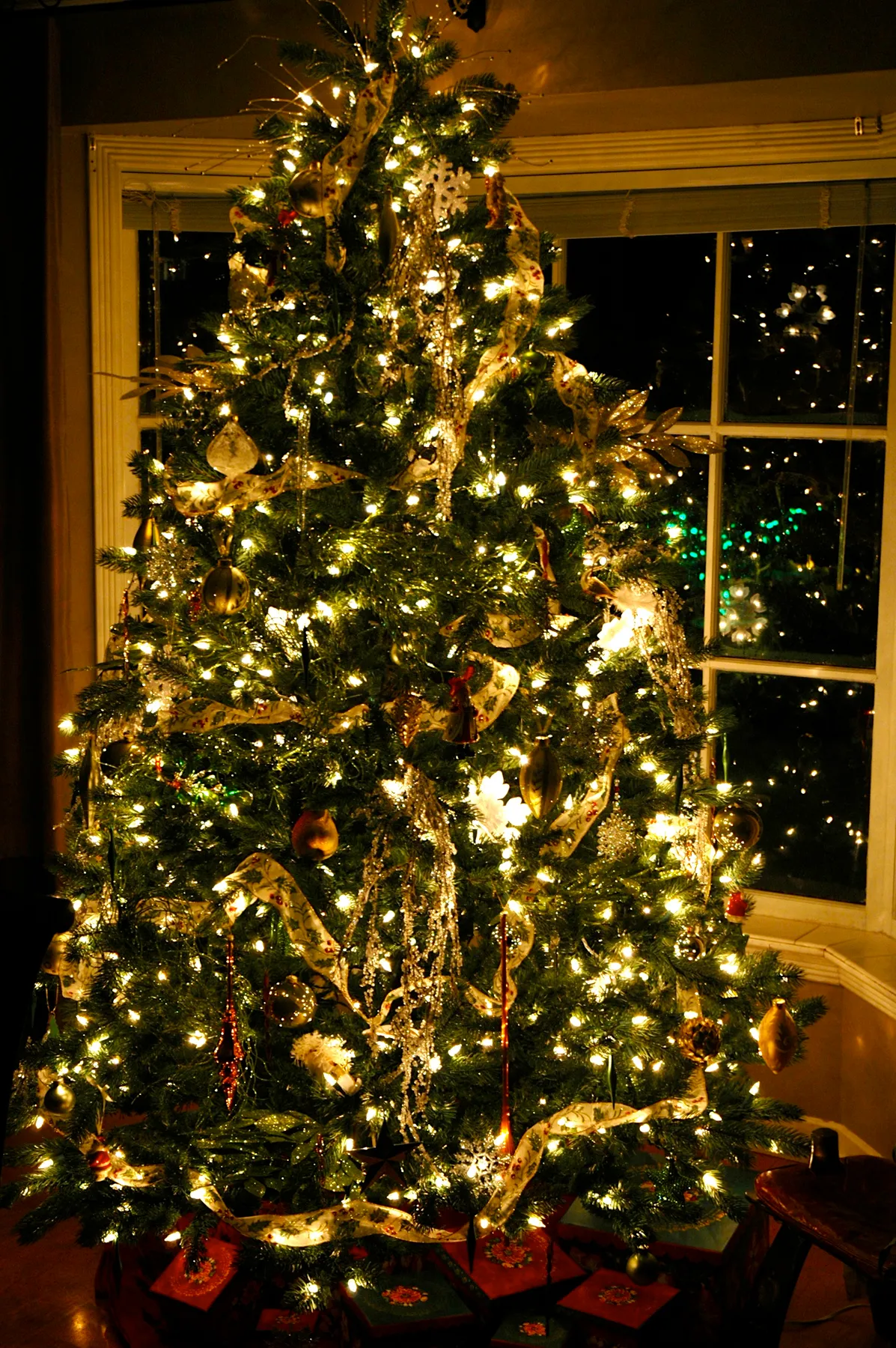 Decorating and Designing the Christmas Tree