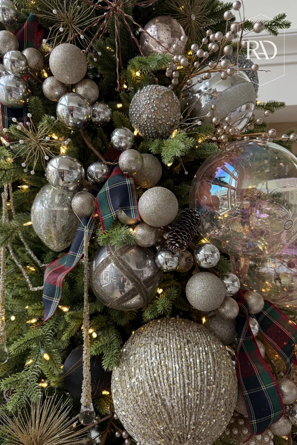 Decorating my Whimsical & Woodsy Christmas Tree