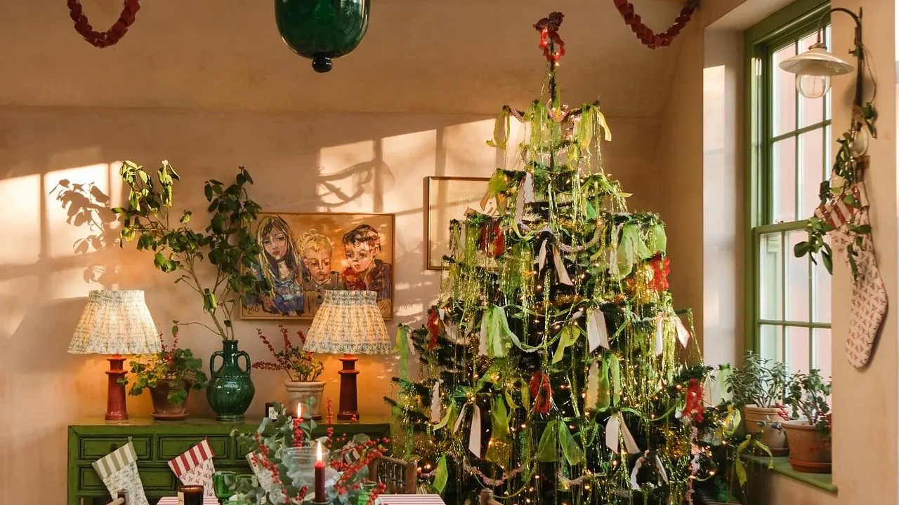 Decorating the Christmas Tree: The Top Dos and Don'ts by an AD Stylist | AD  Middle East