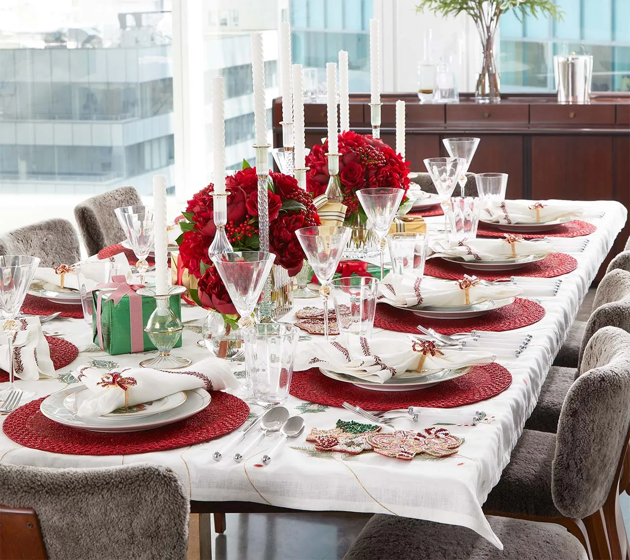 Design Magnificent Holiday Displays with Luxurious Vase Fillers